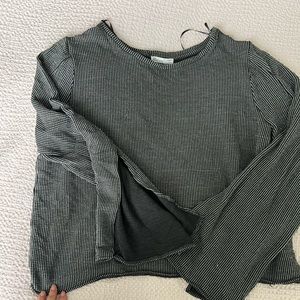 knit bell sleeve top